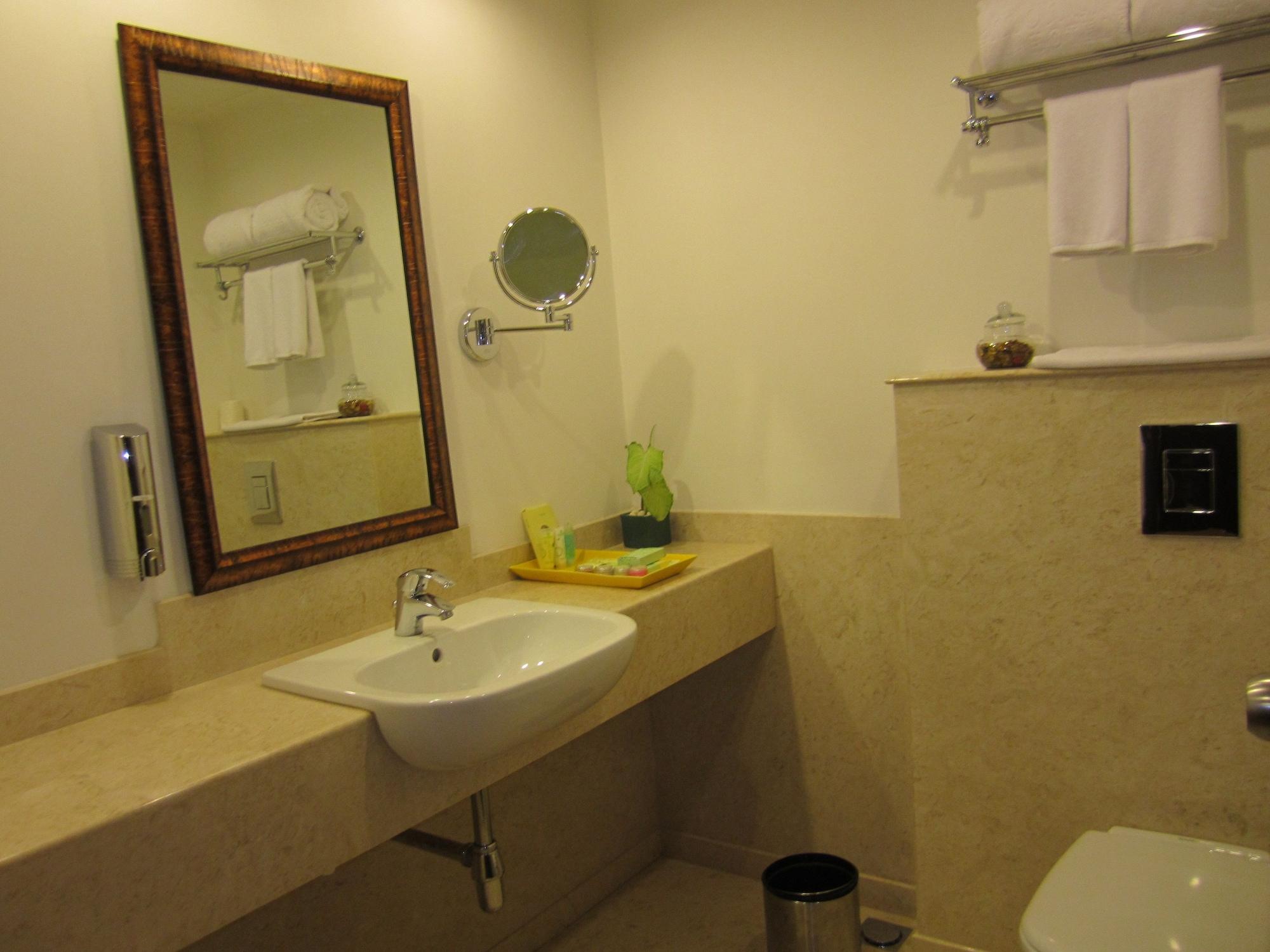 Lemon Tree Premier Hitec City Hyderabad Ngoại thất bức ảnh