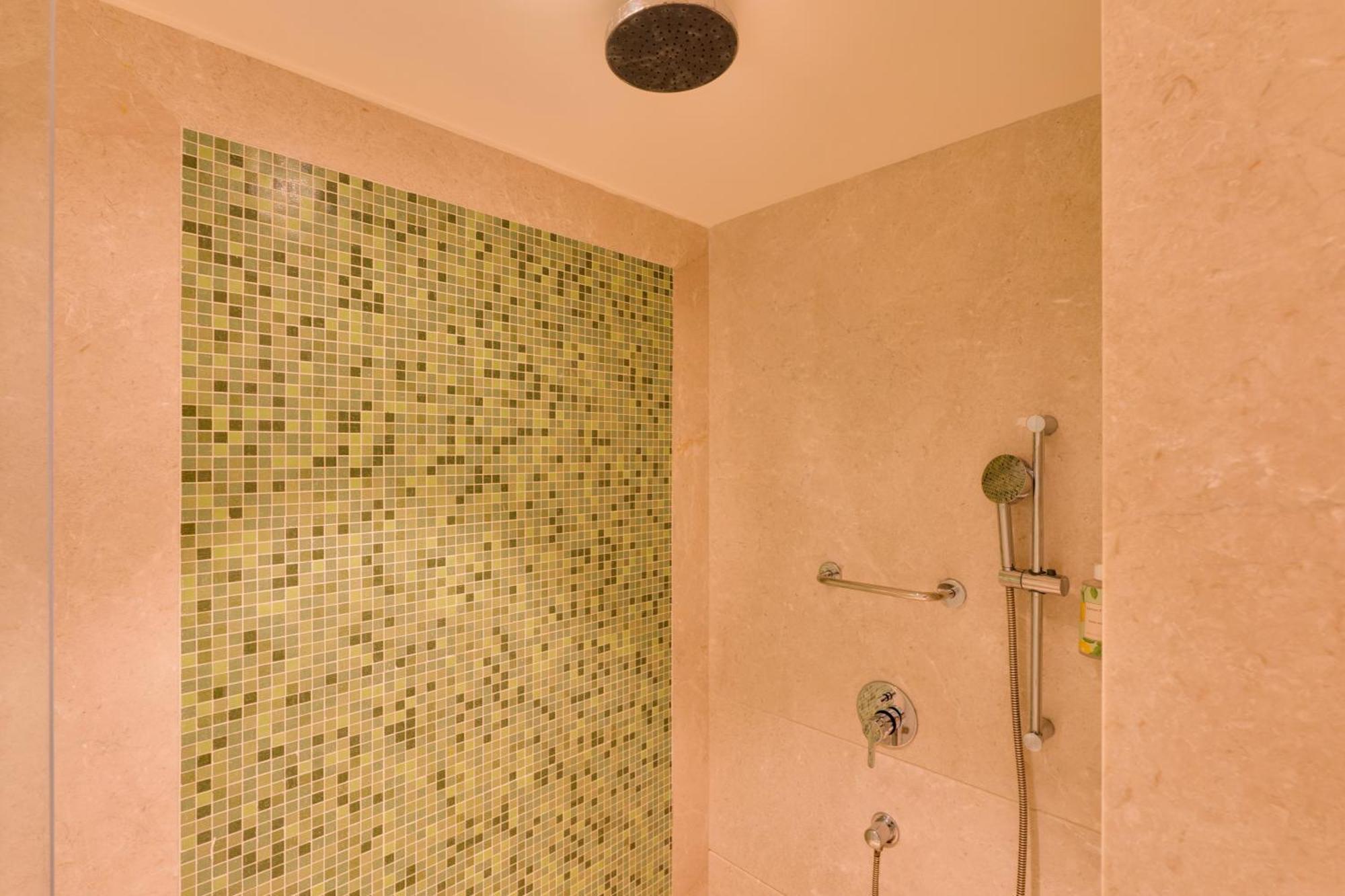 Lemon Tree Premier Hitec City Hyderabad Ngoại thất bức ảnh