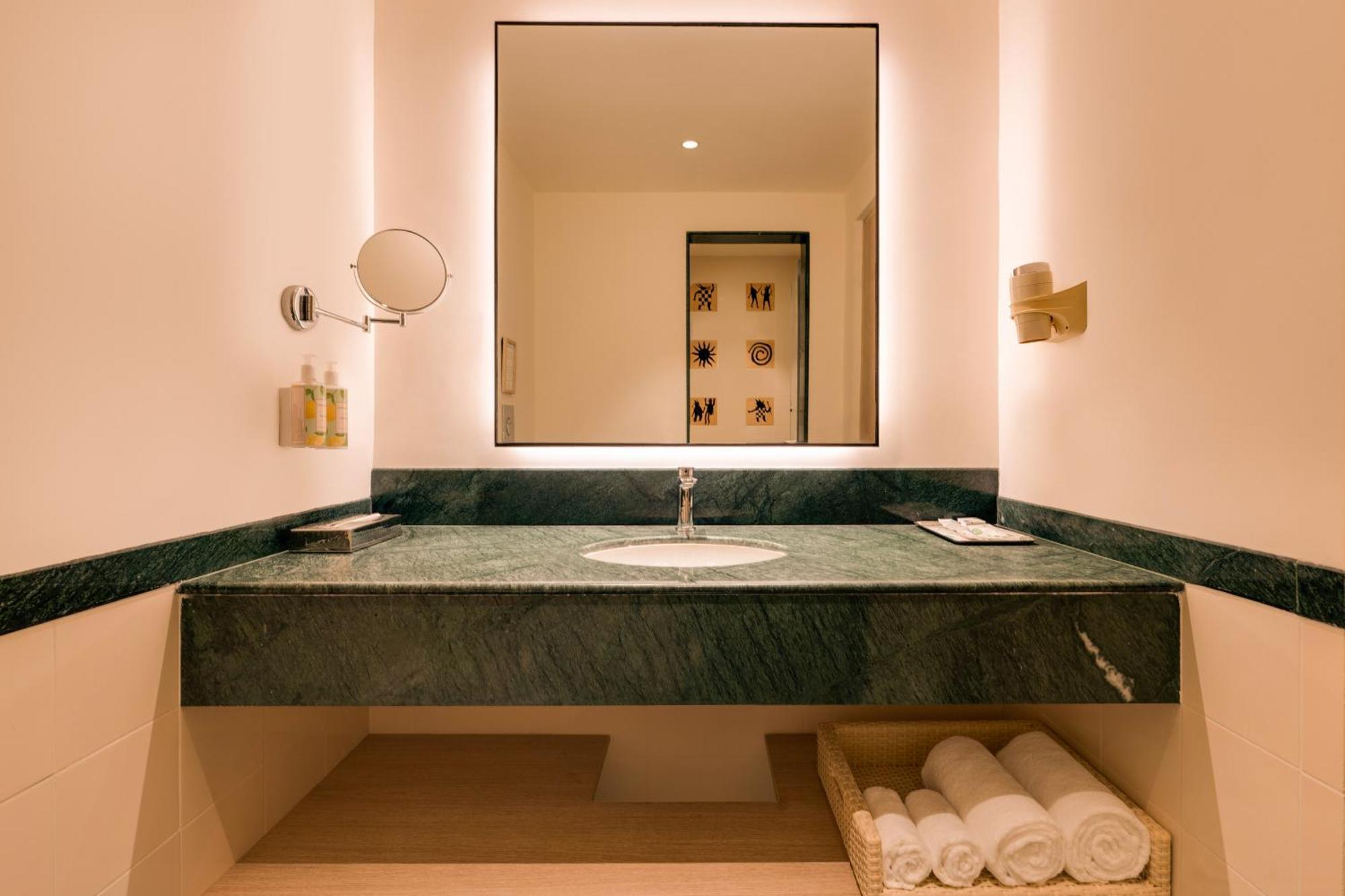 Lemon Tree Premier Hitec City Hyderabad Ngoại thất bức ảnh