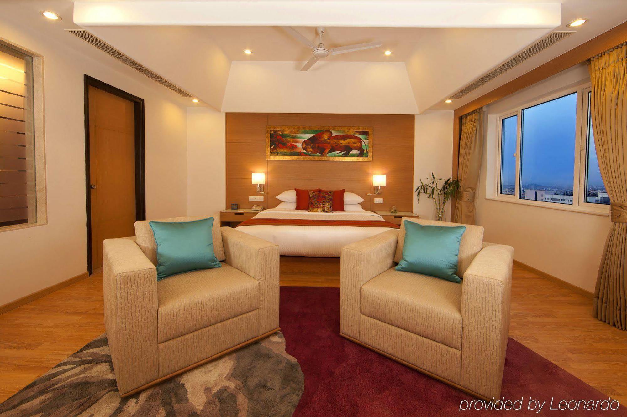 Lemon Tree Premier Hitec City Hyderabad Phòng bức ảnh
