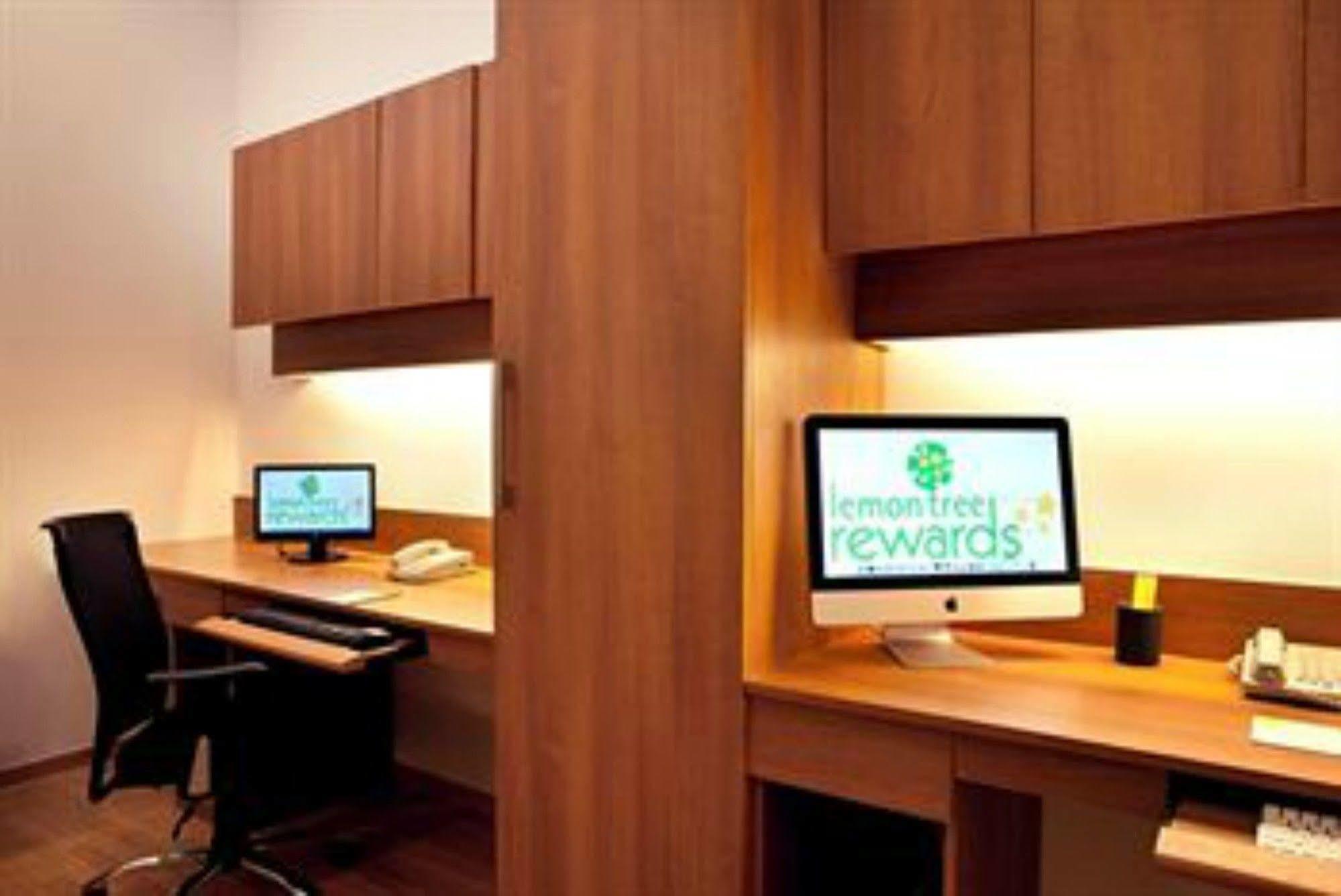 Lemon Tree Premier Hitec City Hyderabad Ngoại thất bức ảnh